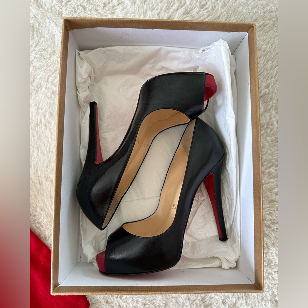 Christian Louboutin Very Privé 120MM Patent Leather Pumps black
